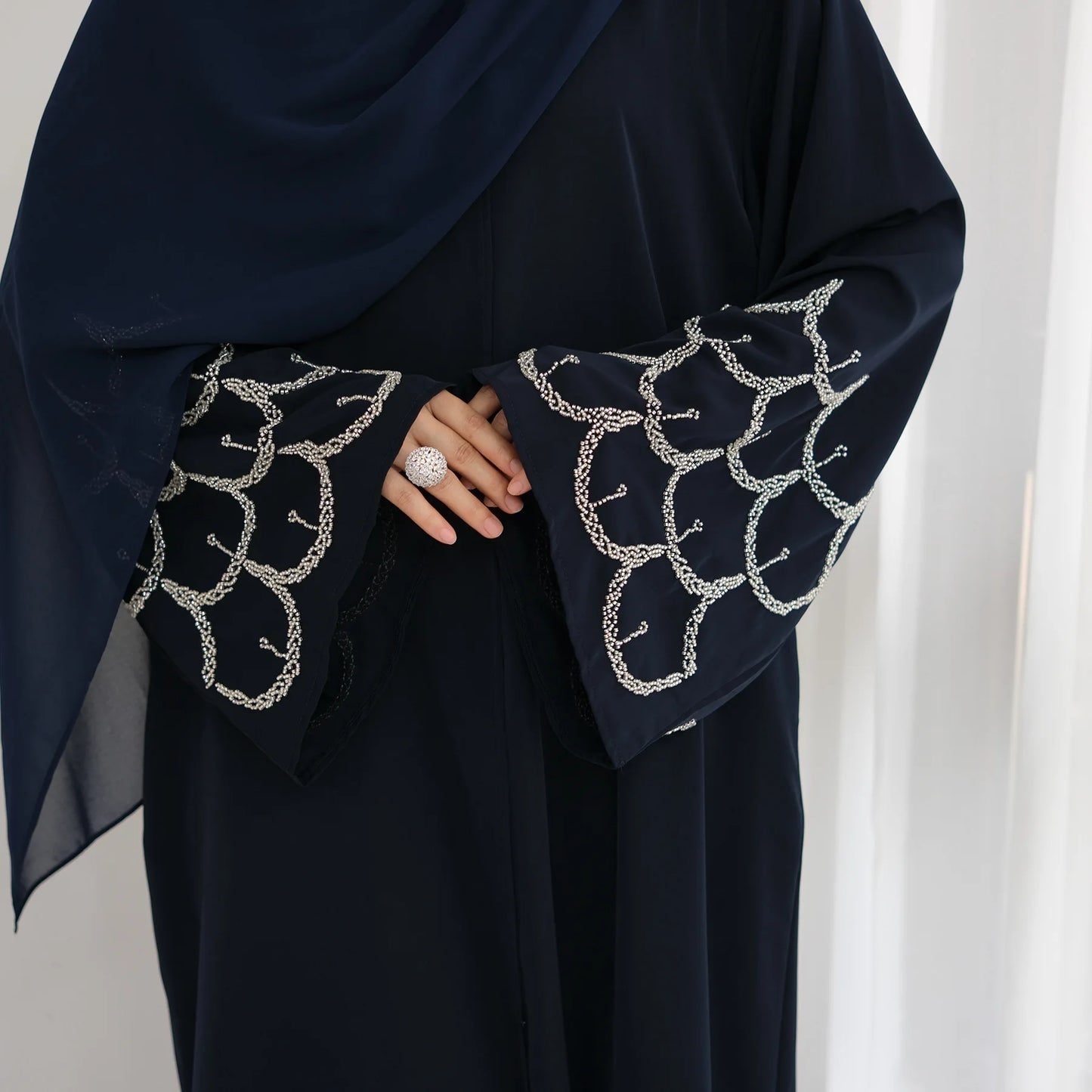 2025 Middle Eastern Islam Outfit for Muslim Women Luxury Dubai Modest Abaya Dress Eid Arabic Cardigan Plain Turkey Kaftan Robe.