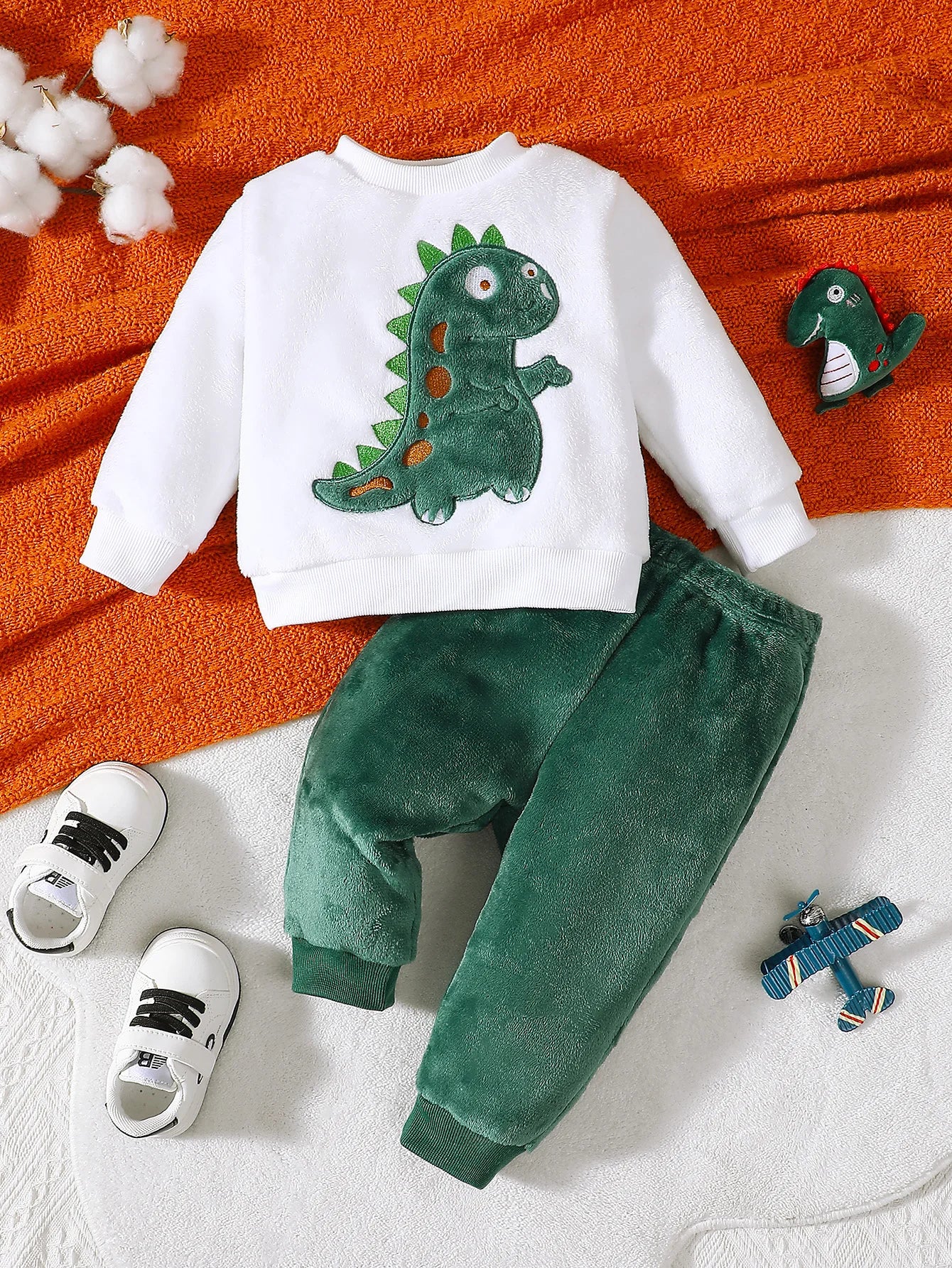 Baby Boy Autumn And Winter Cartoon Dinosaur Embroidery Hoodie Plush Two-piece Set.