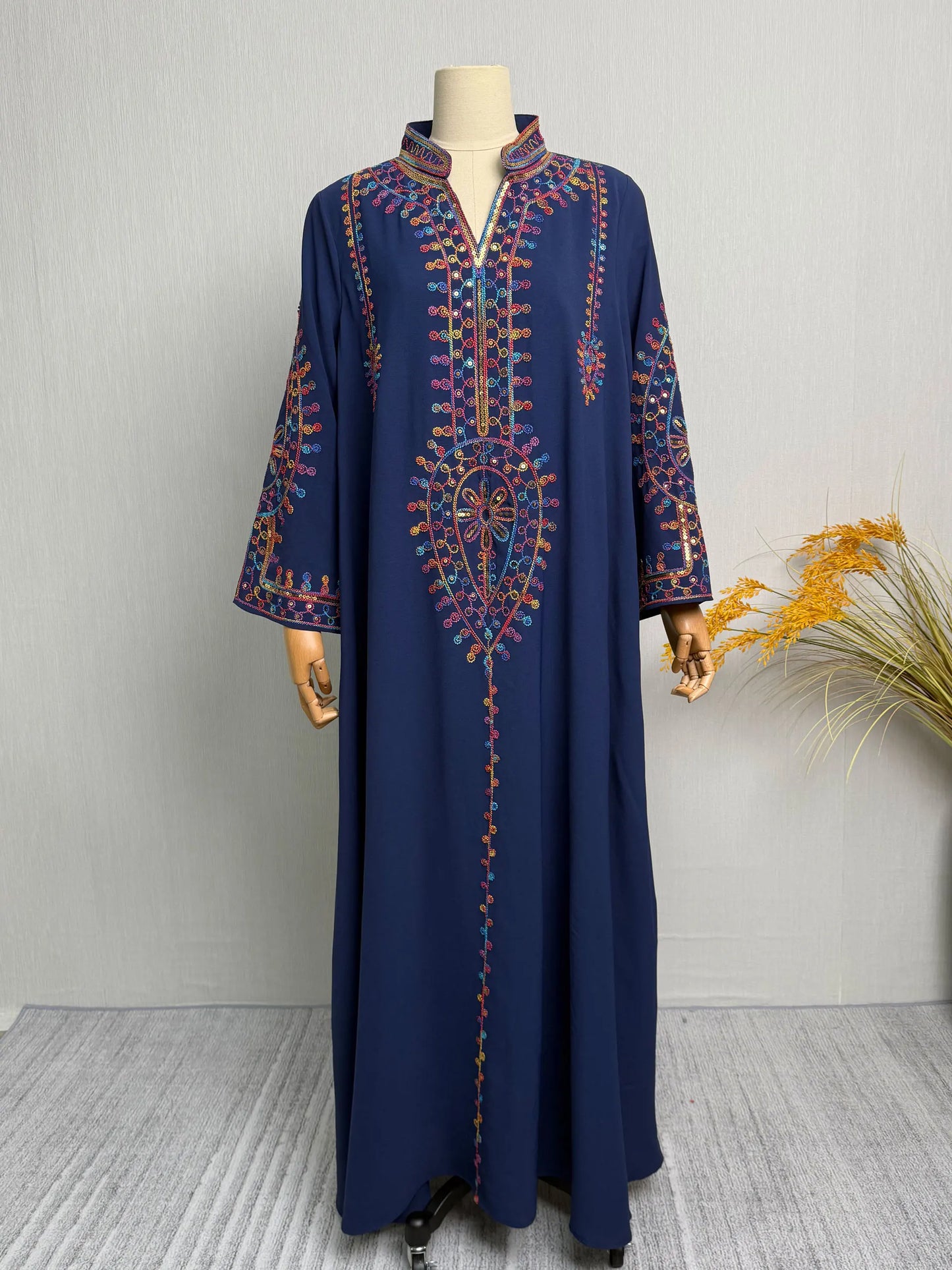 Dubai 2025 Hot Sell Moroccan Islam Women Style Yellow Abaya Intricate Hand Embroidered Patterns for Arabian Cultural Gatherings.