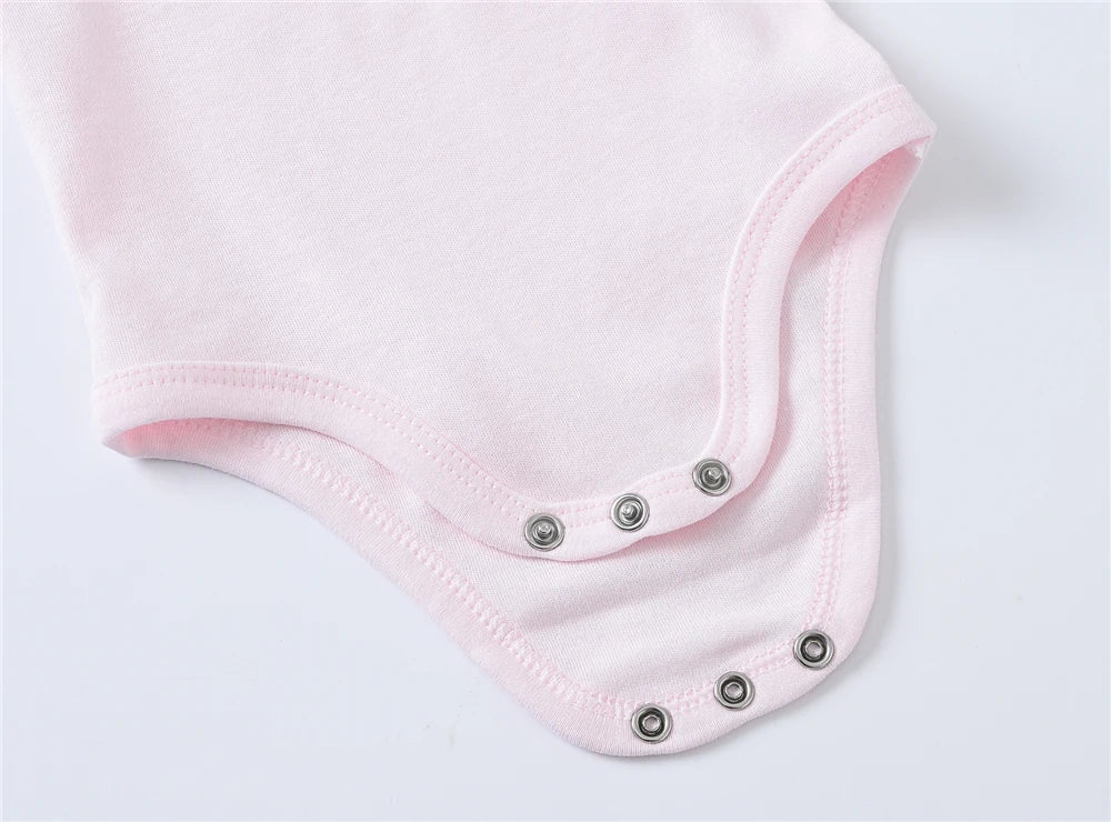 2025 Sommer Unisex Baby Body 0-24 Monate Kurzarm 100 % Baumwolle Weiß Schwarz Grau Design Säuglingskleidung