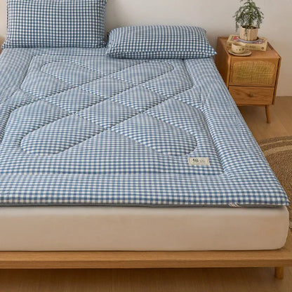 A-Class Cotton Mattress for Student Dormitories Nordic Checkered Printed Thick Cushion for Bed All-Season Single Home Decoration.