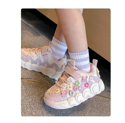 Kids Princess Shoes Thick Soft Sole Trendy Girls Sports Shoes Sweet Embroided 2024 New Fashion Children Sneakers with Flowers.