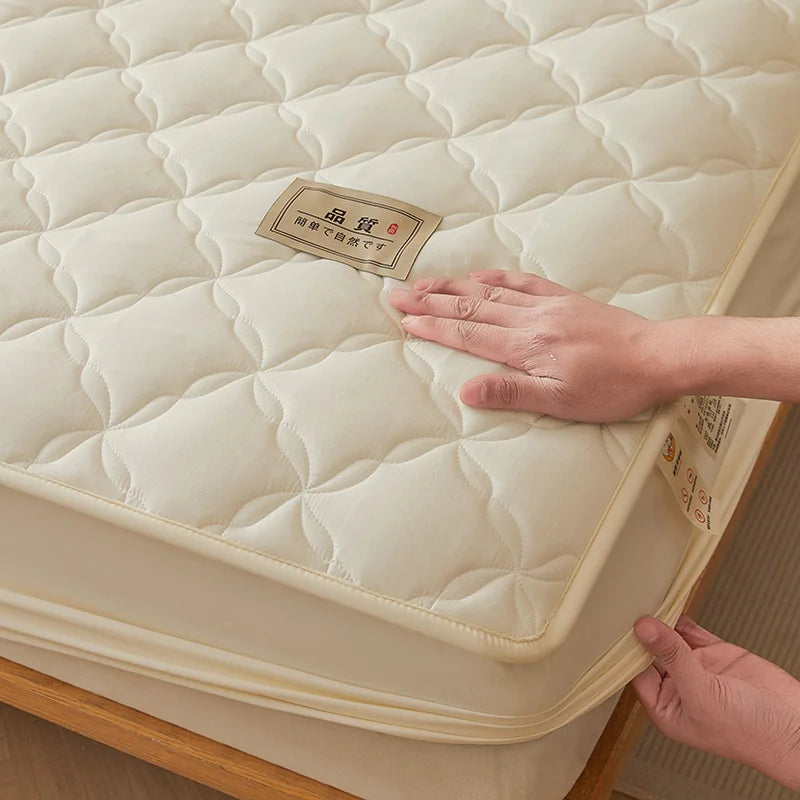 Quilted Mattress Cover Single/Double Bedspread Thicken Bed Linen Waterproof Bed Cover Home Soft Bedsheet 매트리스커버 (No Pillowcase).