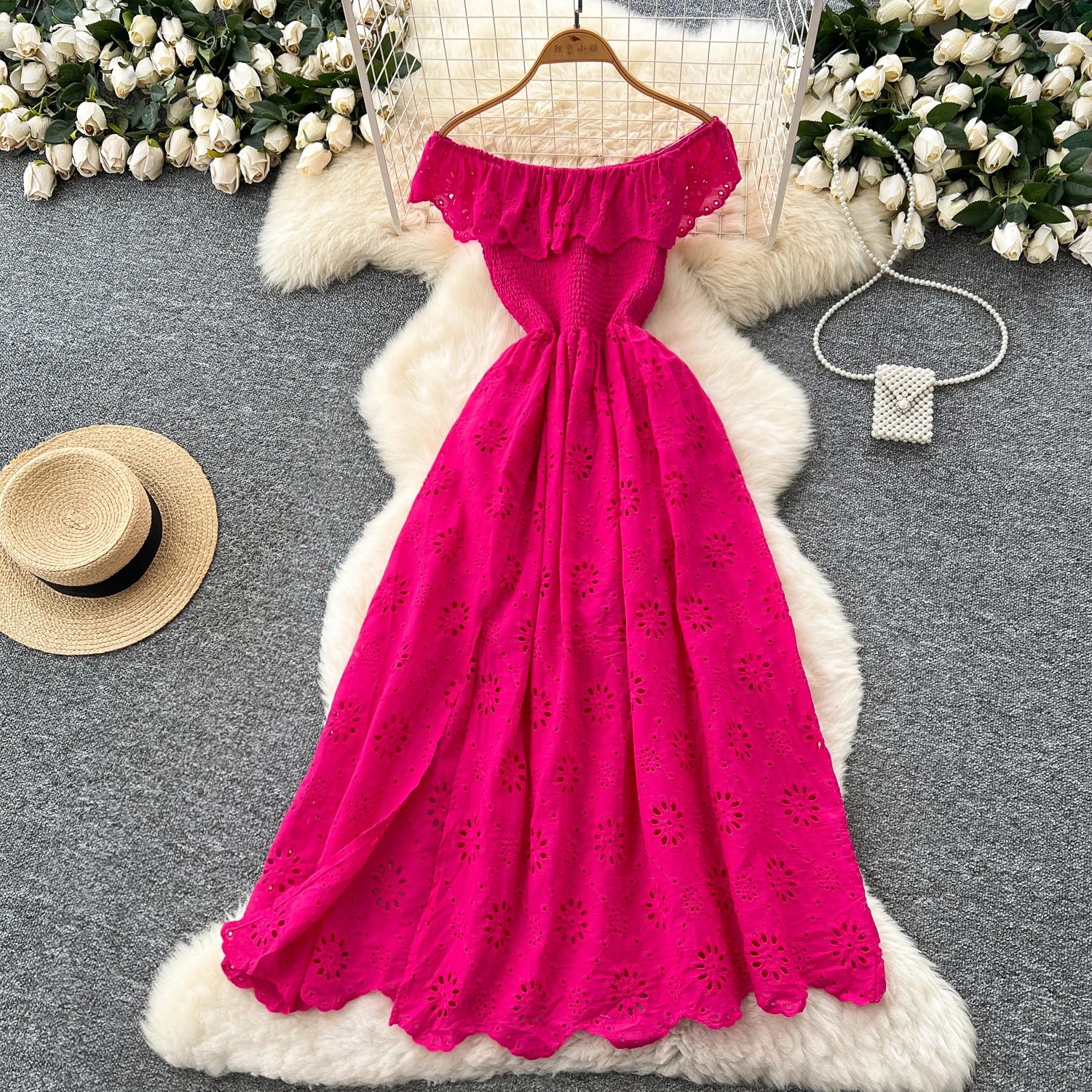 SINGREINY Schickes, ausgehöhltes Kleid mit Stickerei, Rüschen, Spleiß, schulterfrei, elastisch, gerüscht, schlank, 2025, solides, sanftes, langes Urlaubskleid.