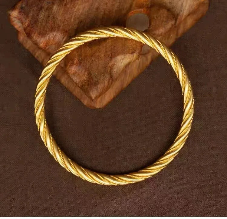 Real 18k Golden Fried Dough Twists Bracelet for Woman 18K No Demolding Fine Jewelry Luxury High-quality Bracelet.