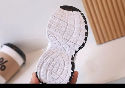 Kids Casual Running Shoes with Thick Soles Boys Girls Fashion Versatile Sports Shoes 2024 New Children Mesh Breathable Sneakers