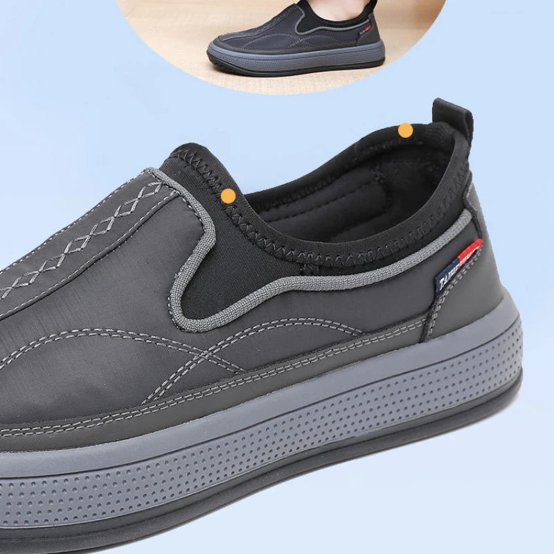 Casual Men's Cloth Shoes Outdoor Men Sports Shoes Comfortable Wear-resistant Soft Bottom Sneakers Light Anti-Slip Walking Shoes.