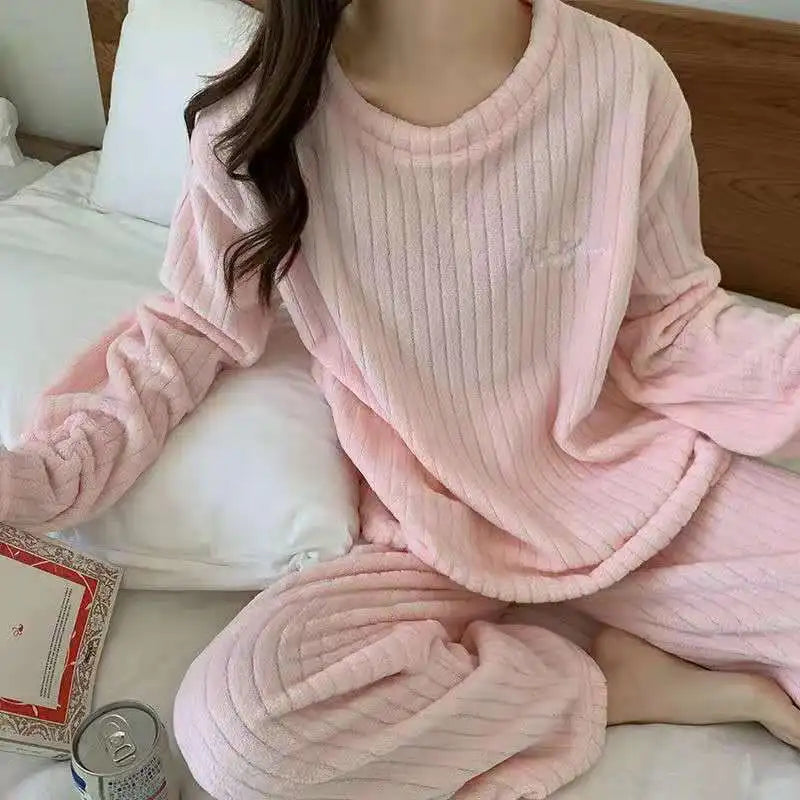 New Autumn/Winter Coral Fleece Pyjamas for Women Thickened Homewear Student Comfort Cotton Fleece Plus Size Fashion Pyjama Set.