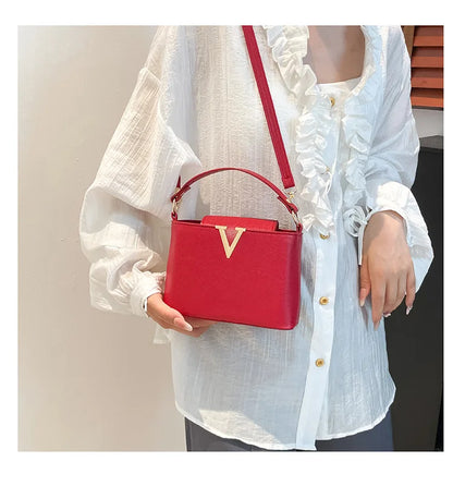 Luxury Women's Tote Bag, Chic V Shaped Stylish Pu Leather Bucket Bag, Top Cover Handbag Women Shoulder Crossbody Bag for Woman