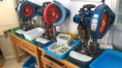 Große Neigungssteckdose im nordischen Stil, grau, 13 A, elektrische Schaltersteckdose nach britischem Standard, universelle Wand-Doppelsteckdose mit USB-Anschluss 2,1 A