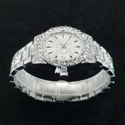 Elegant Diamond Watches Female Fashion Silver Round Stainless Steel Quartz Watch Iced Out Shiny Waterproof Clock Gift for Women.