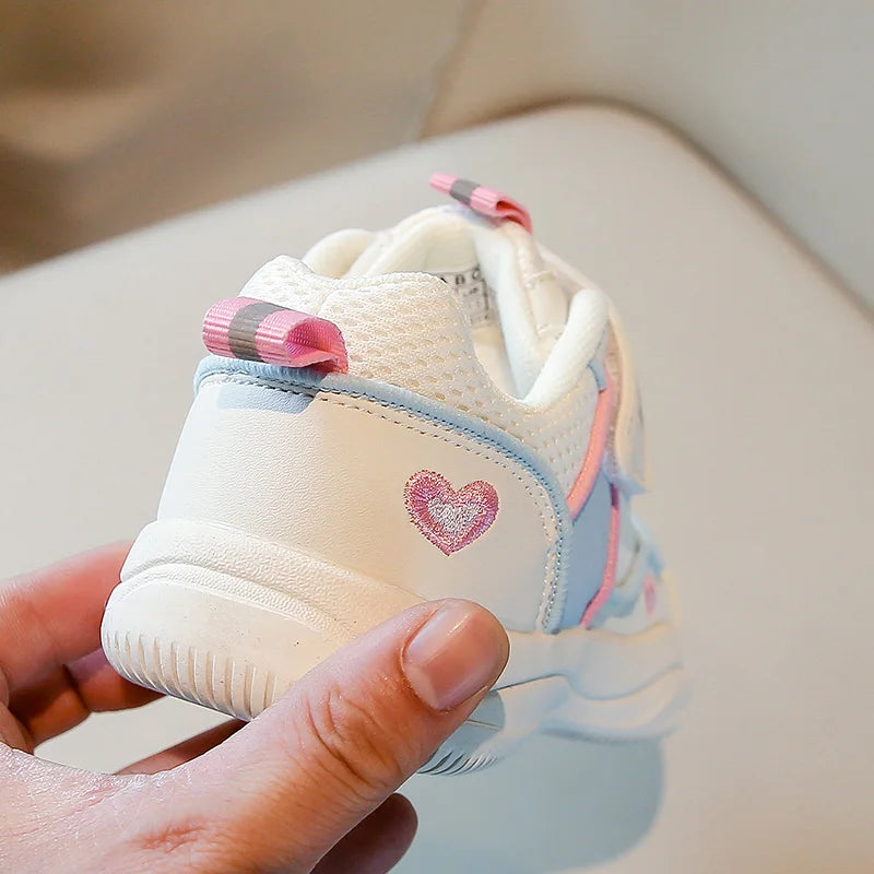 New Girls Sneakers Breathable Mesh Cute Design Outdoor School Kids Sports Shoe Lightweight Comfortable Children Fashion Footwear.