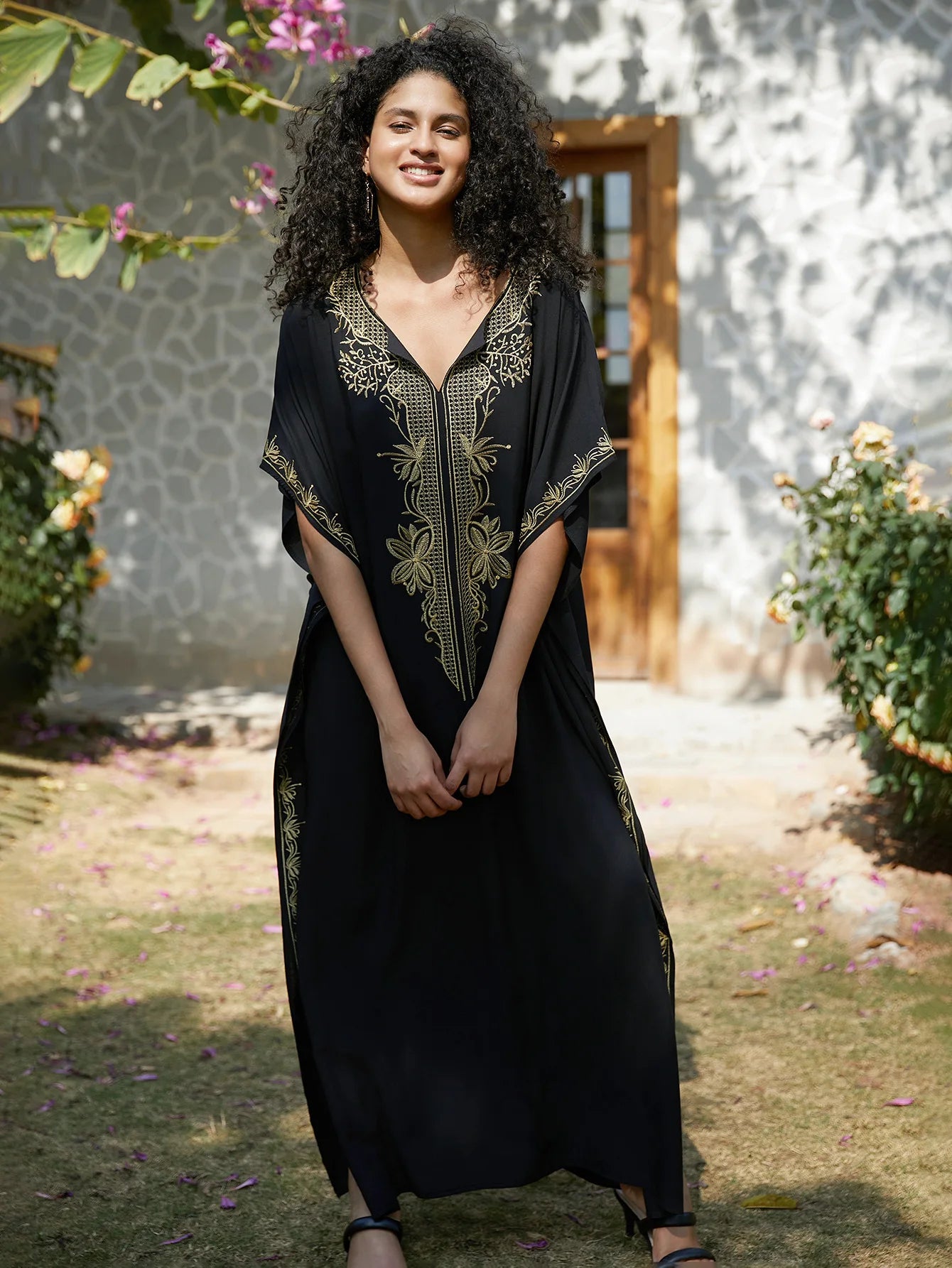 Badeanzug Vertuschungen Stickerei V-Ausschnitt Kurzarm Bad vertuschen für Frauen Kaftan Kleider.