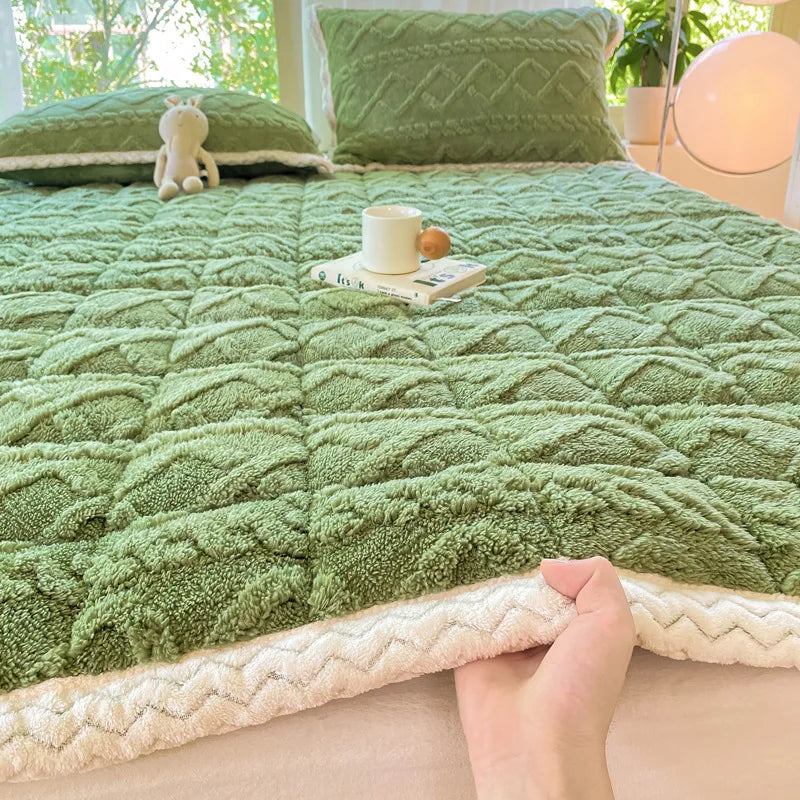 Winter Taft Velvet Mattress Topper Pad Fleece Bedspread Fold Non-slip Thin Tatami Mat Student Dormitory Bed Sheet Mattress Cover