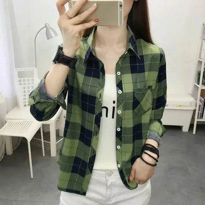 2024 herbst Neue College Stil Plaid Shirts frauen Lange hülse Taste Unten Casual Tops Lose Mode Polo Neck Blusen