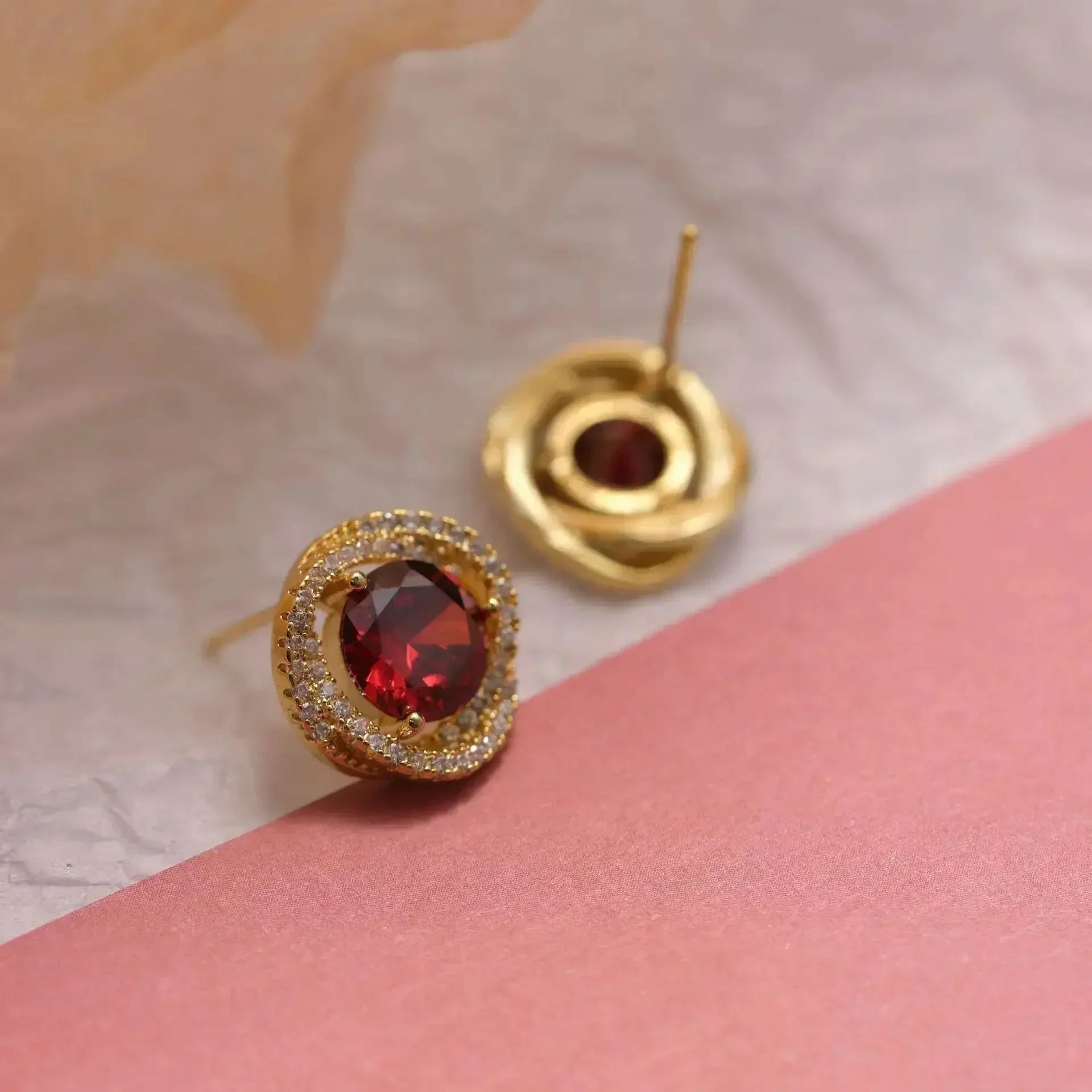 Uorich Light Luxury French Retro Inlay Burgundy Zircon Studs Earring for Women Design Not Easy To Fade Ear Studs Jewelry Gifts.