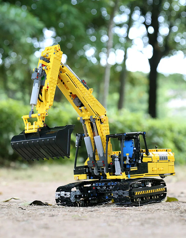 MOULD KING 13112 Technical Car Toys The MOC-2513 APP&RC Motorized Excavator Model Building Blocks Bricks Kids Christmas Gift.
