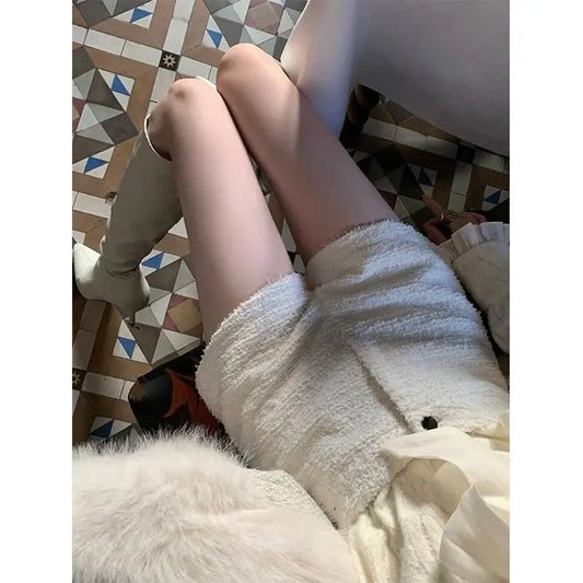 2023 Fall/Winter French Style Tweed Shorts High-Waisted Slimming Boot Shorts for Women Elegant Chic Design Versatile and Unique.