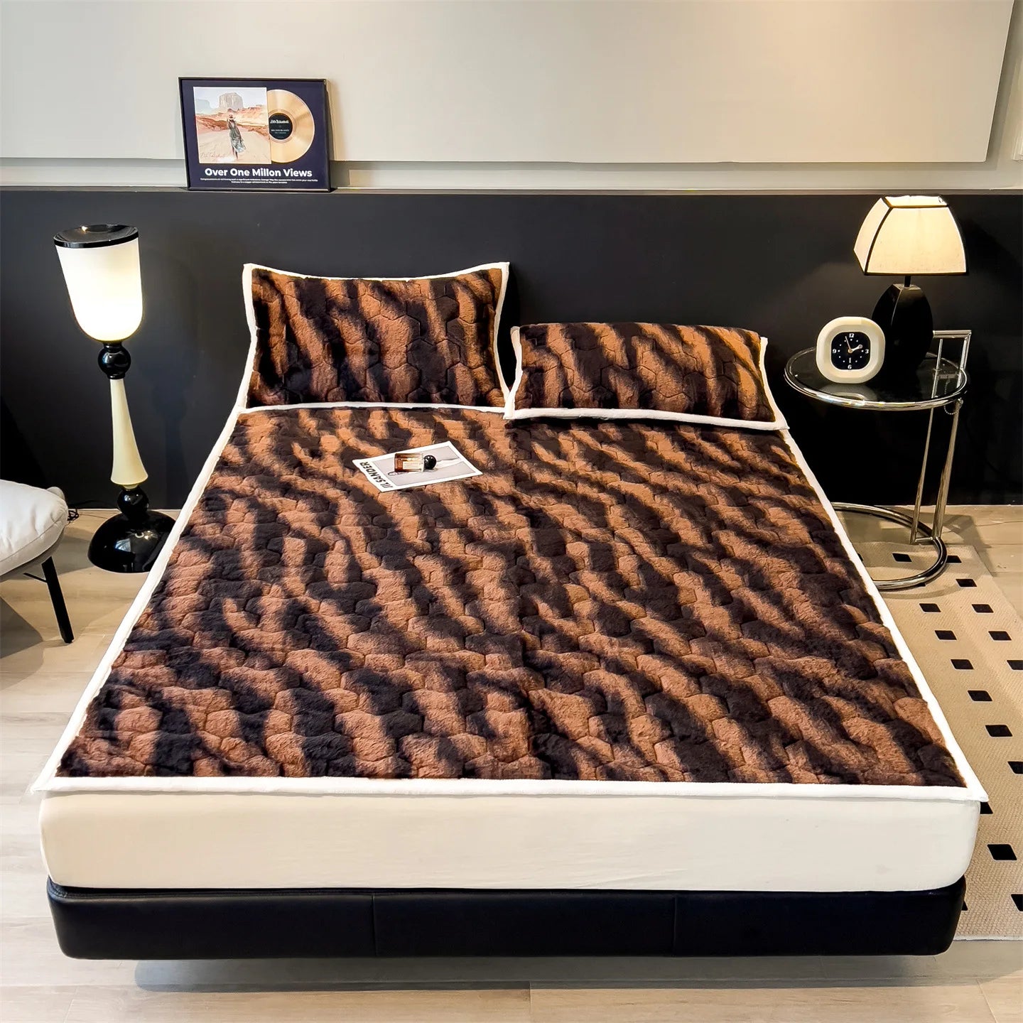 Winter Warm Velvet Mattress Cover Home Dormitory Soft Thick Quilted Bed Sheets Queen Size Bed Cover Fold Tatami Mat Bedspread