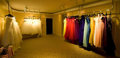 Marissa Ballkleider Maßgeschneidertes Partykleid für Hochzeit Kristallsatin Abendkleider D/Party A-Linie Tüllbänder mit Schultern.