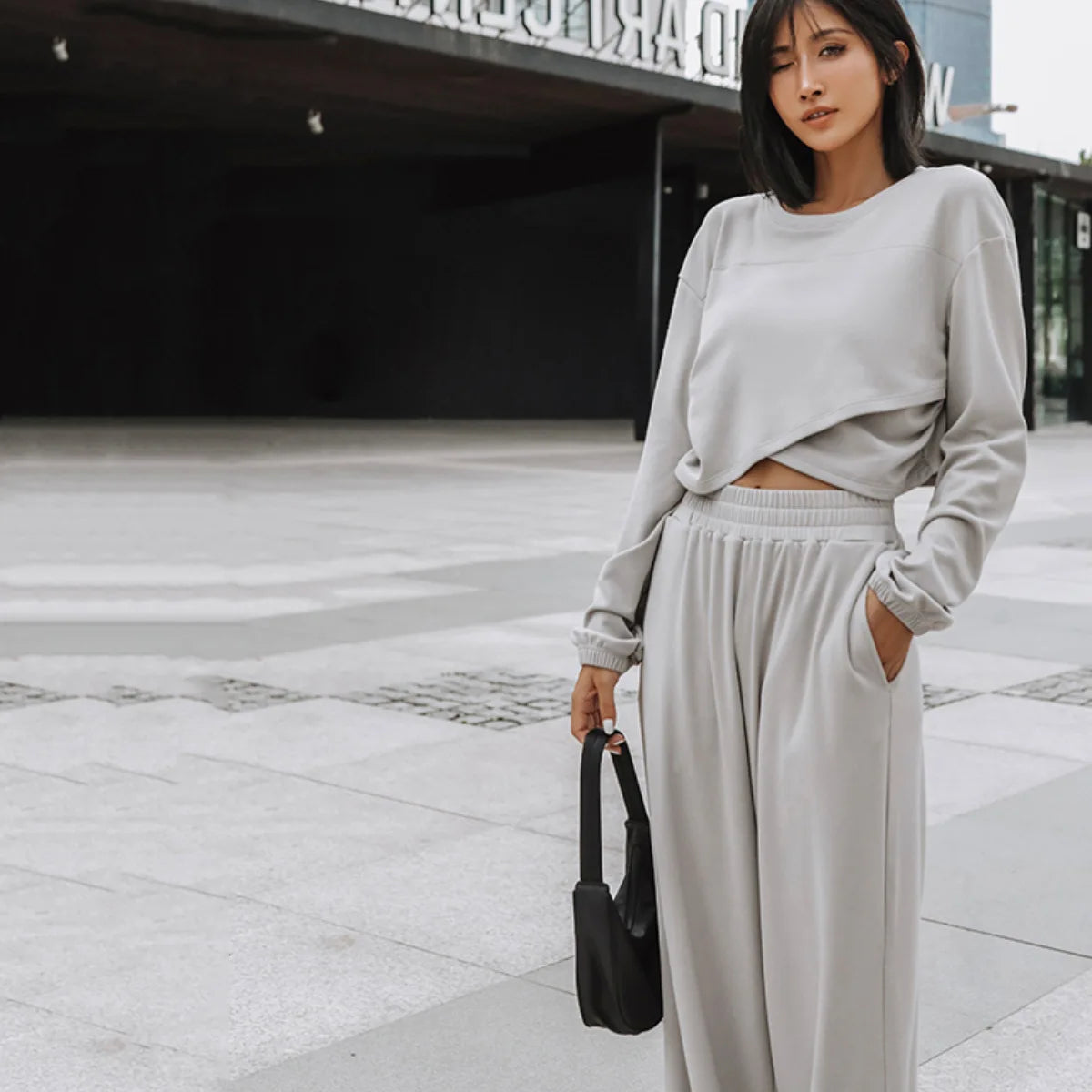 Fashion Tracksuit 2 Piece Set Autumn Winter Pullover Top + Long Pants Sports Suit Female Sweatshirt Sportswear Suit For Woman.